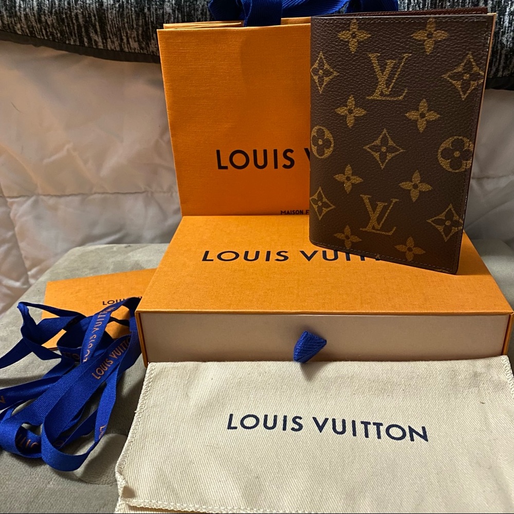 New in Box Louis Vuitton Passport Cover Monogram Canvas